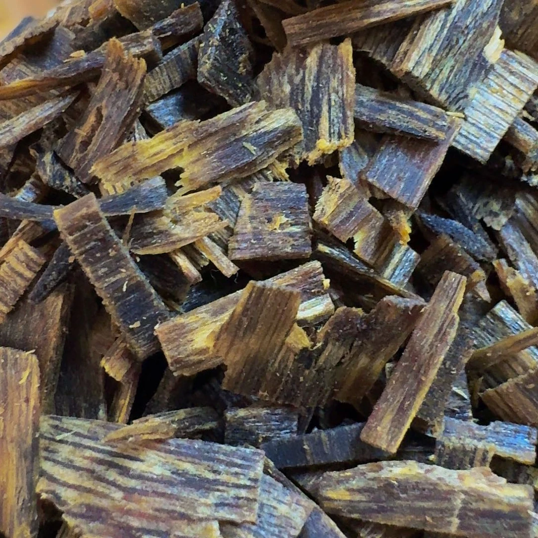 沉香木沉香碎屑乌身圆叶沉水老料片料50克