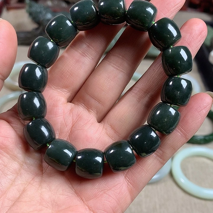 和田玉（糖玉）未镶嵌手镯