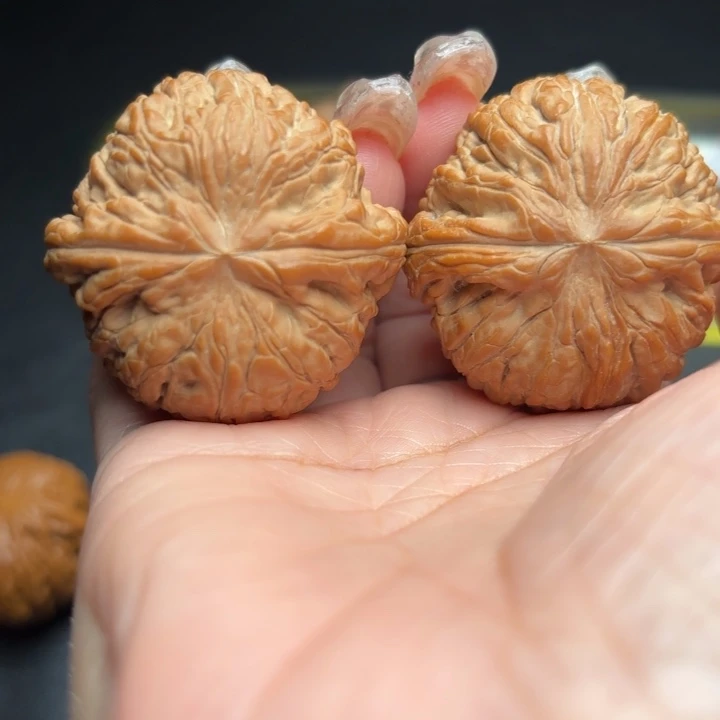 虾***E桃核吊坠42御尊狮子头