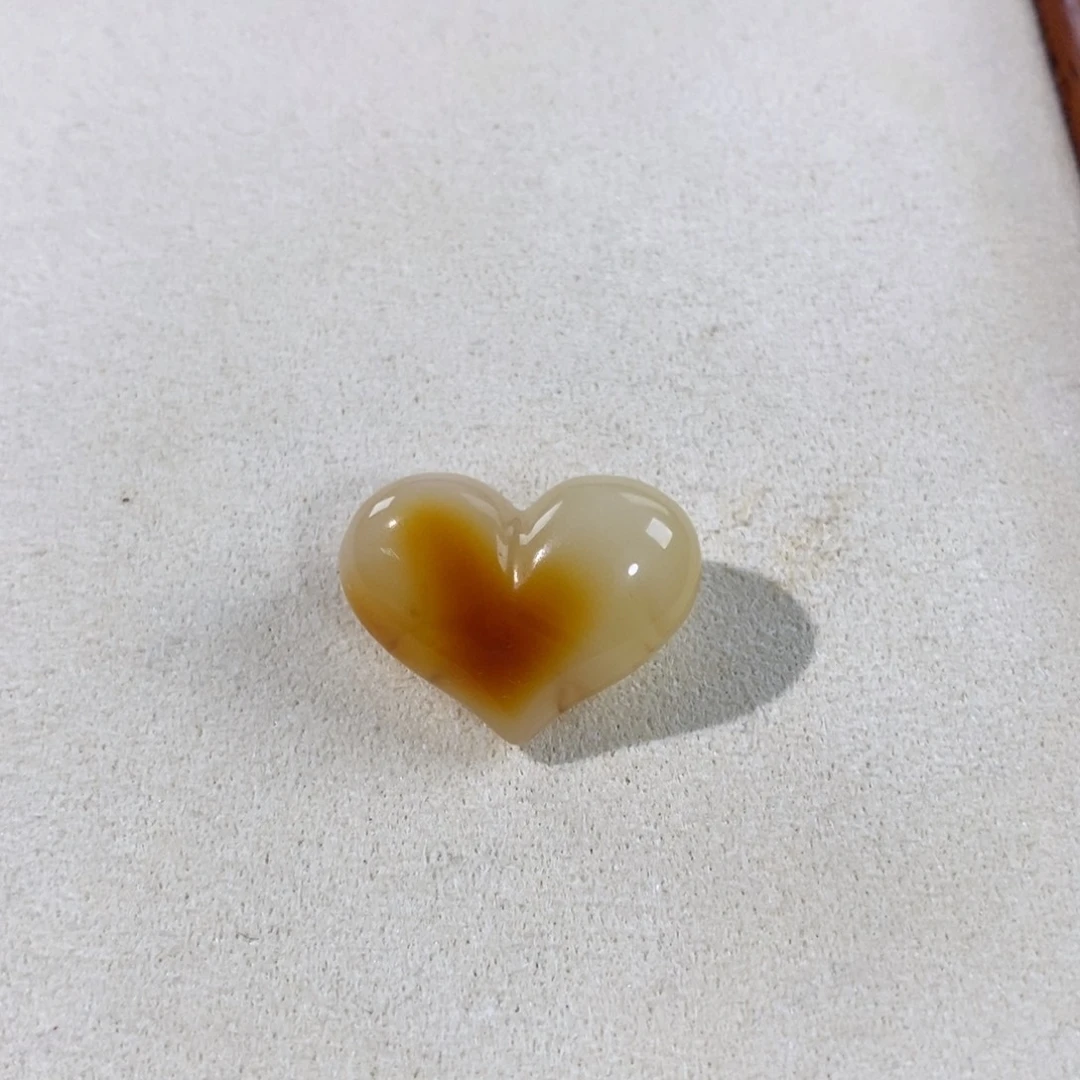 蜜蜡未镶嵌裸石屁桃