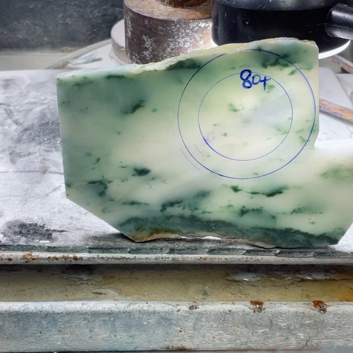 丰***盛未镶嵌定制翡翠虎虎珠宝手镯定制