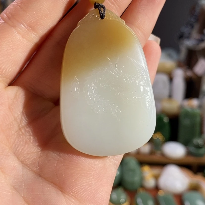 【闪购商品】吊坠(赠链)未镶嵌和田玉
