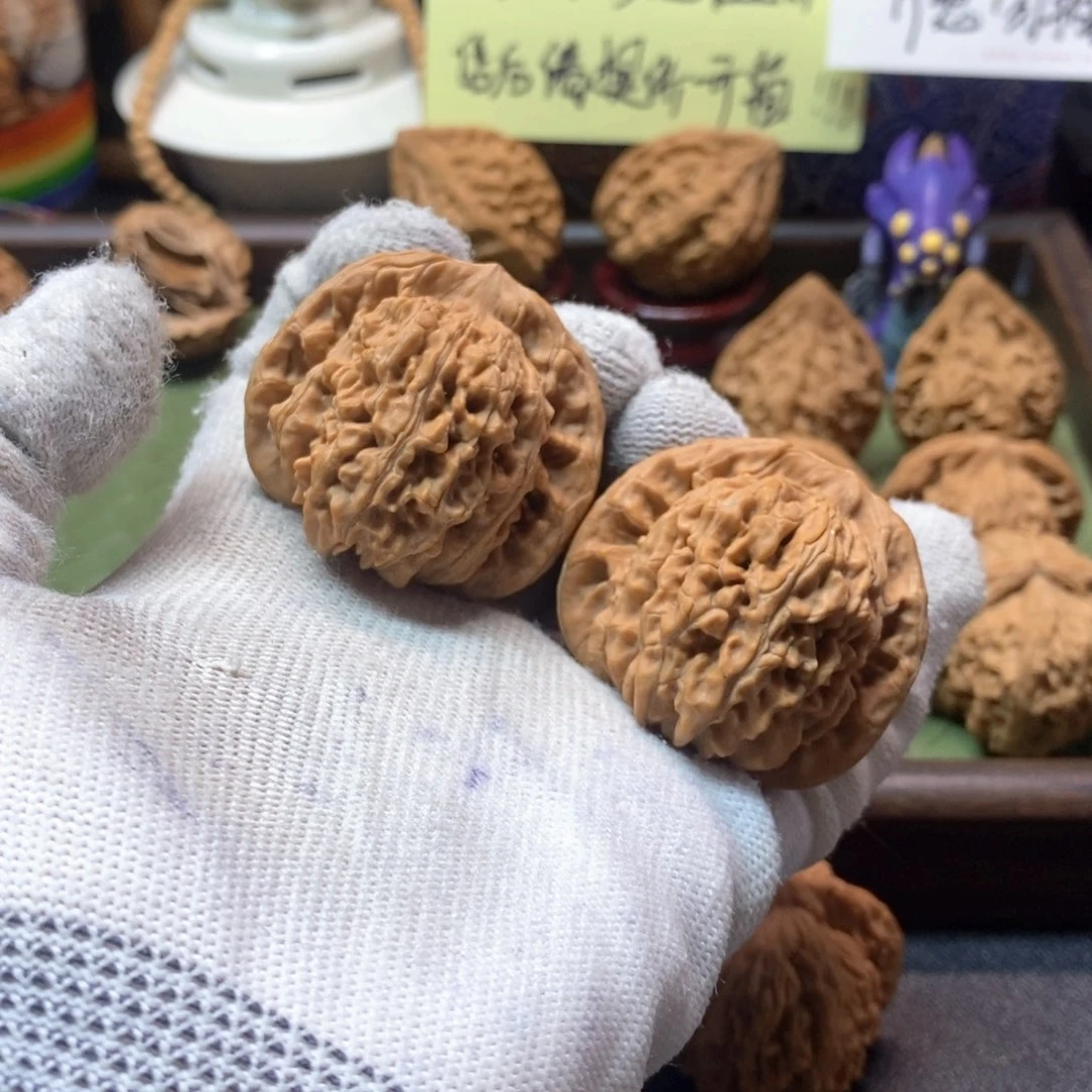 文玩核桃吊坠43大菊花四座楼一物一图43g