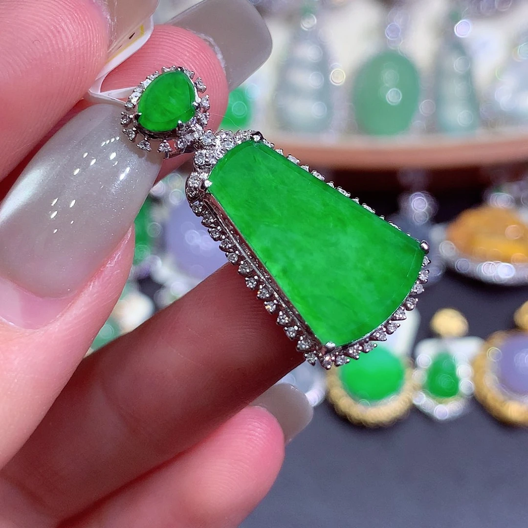 吊坠(不含链)18K金镶嵌翡翠