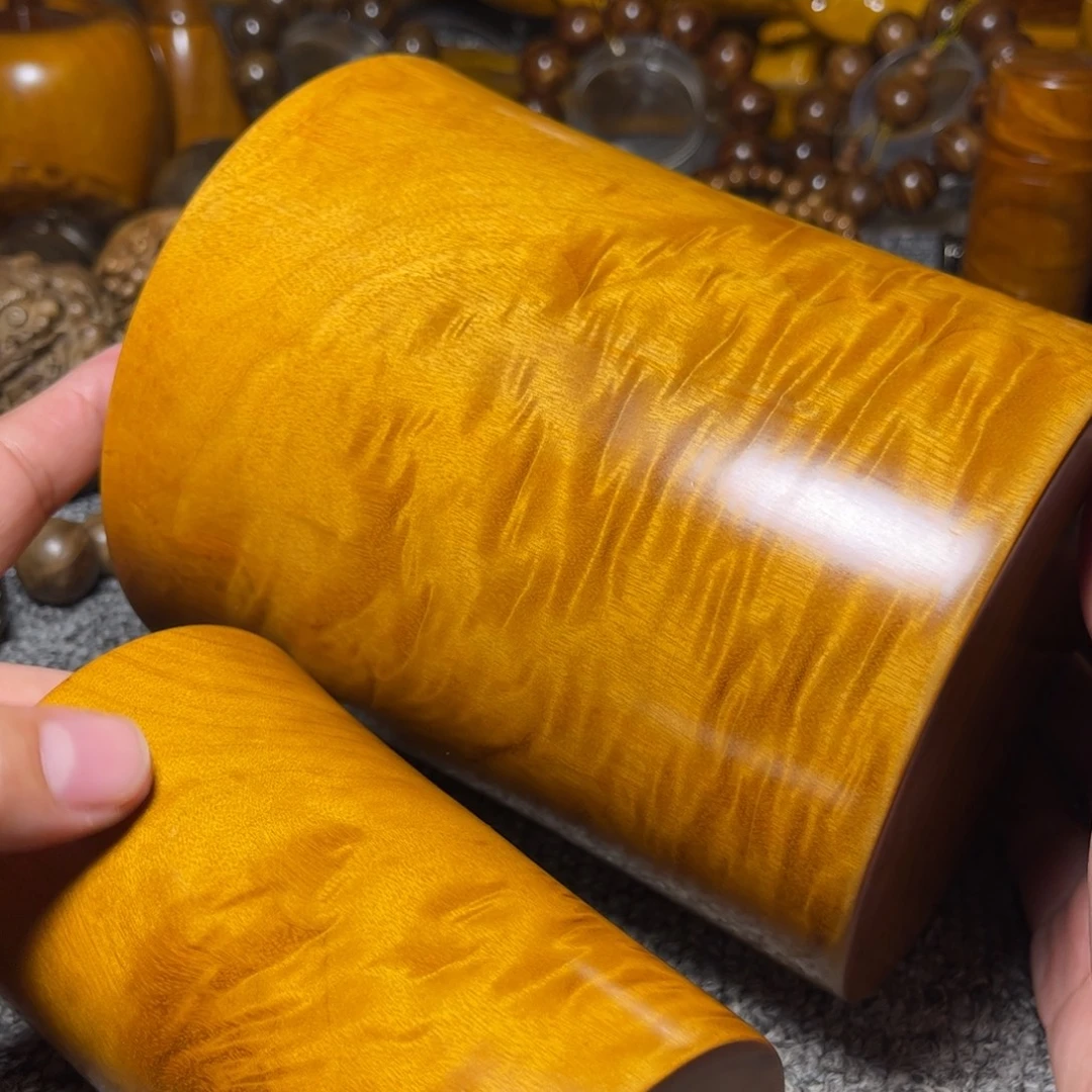 金丝楠笔筒福利价