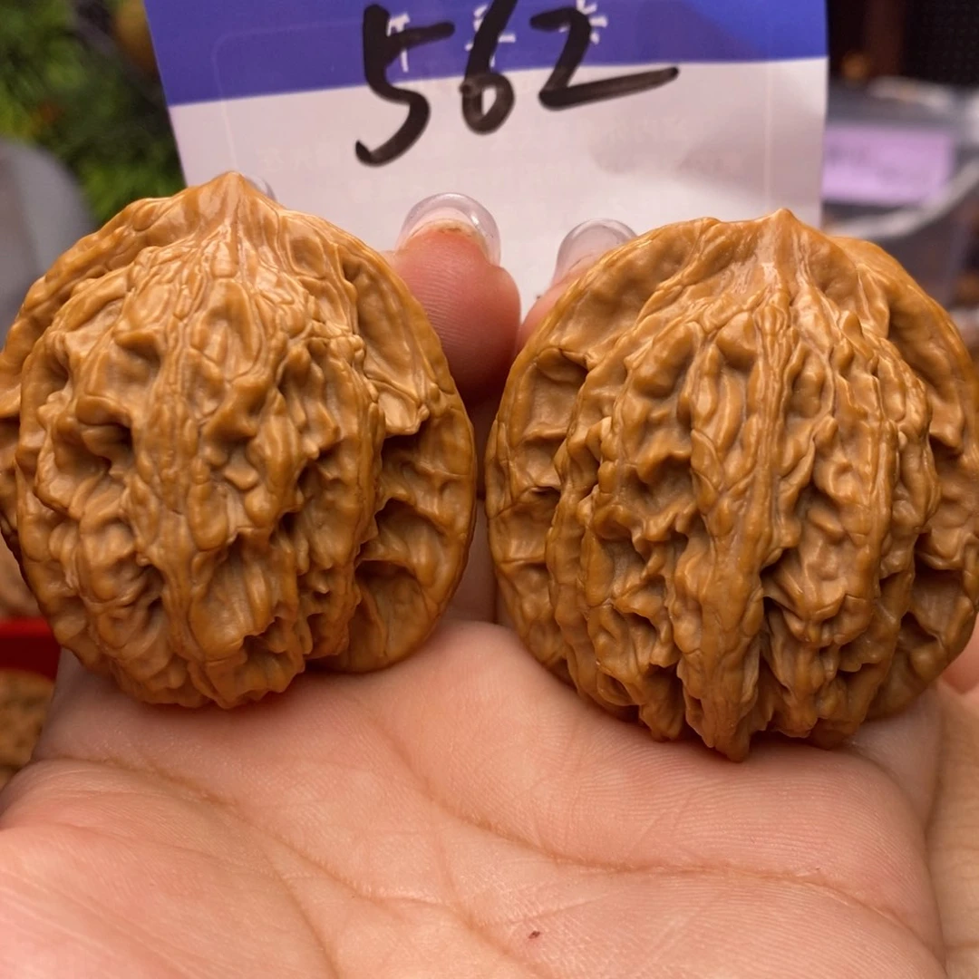 文玩核桃吊坠゛**゛虎头。全品。边43。丹