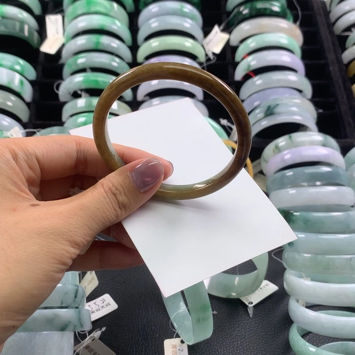 翡翠手镯未镶嵌小正圈