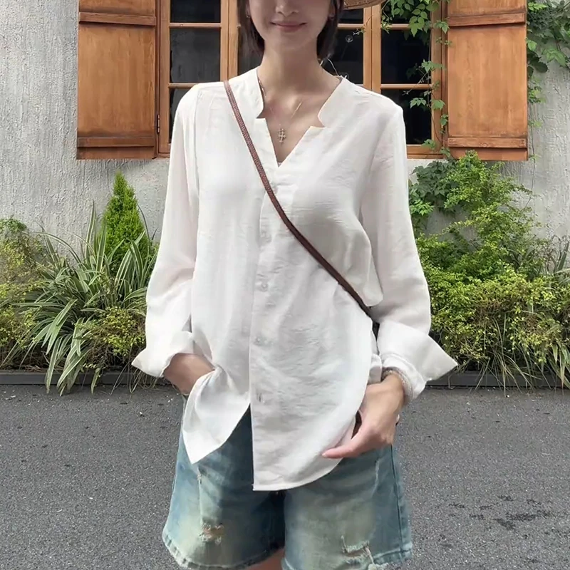 秋季新款洋气衣服女设计感小众长袖v领衬衫宽松显瘦百搭休闲上衣