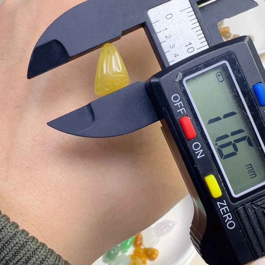 翡翠散珠黄翡莲蓬一个