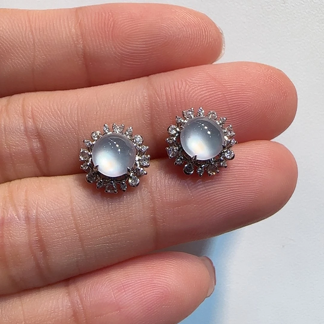 翡翠18K金镶嵌耳钉蛋面