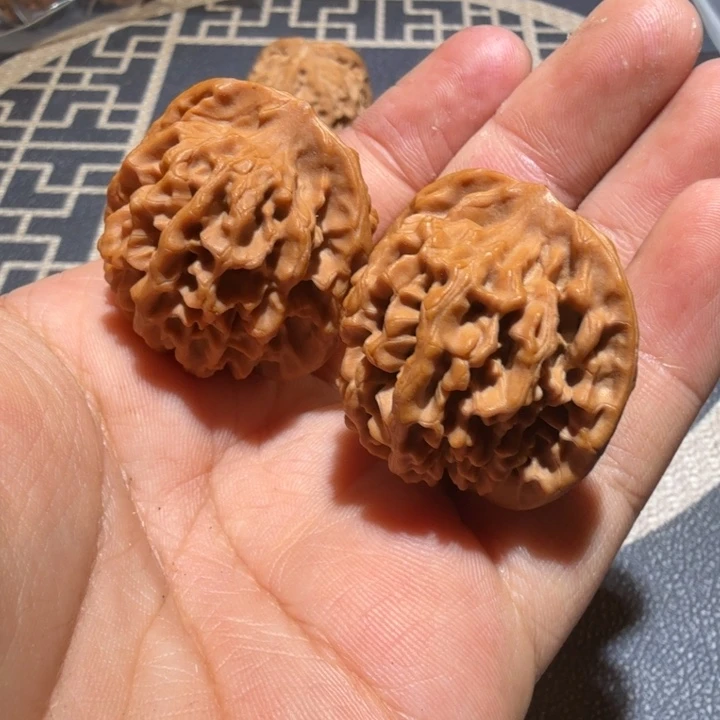 把件猴头核桃秦闷