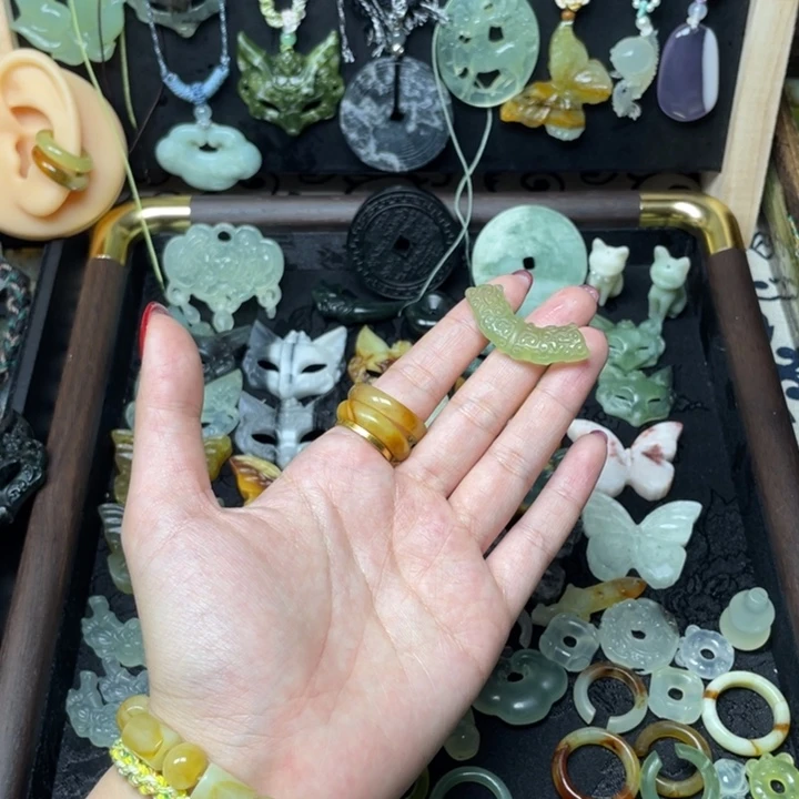 蛇纹石玉未镶嵌颈饰福利