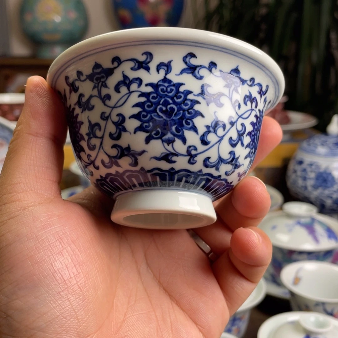 青花缠枝莲压手杯