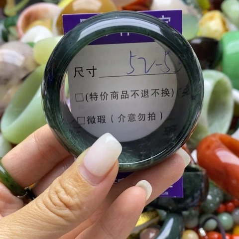 未镶嵌蛇纹石玉手镯v****n