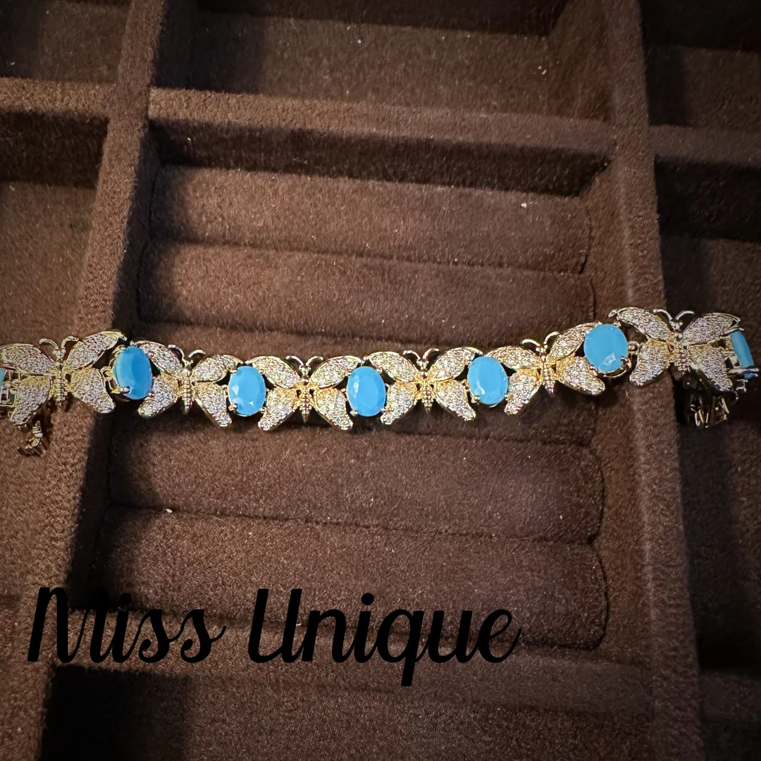 D5117金色小蝴蝶松松手链