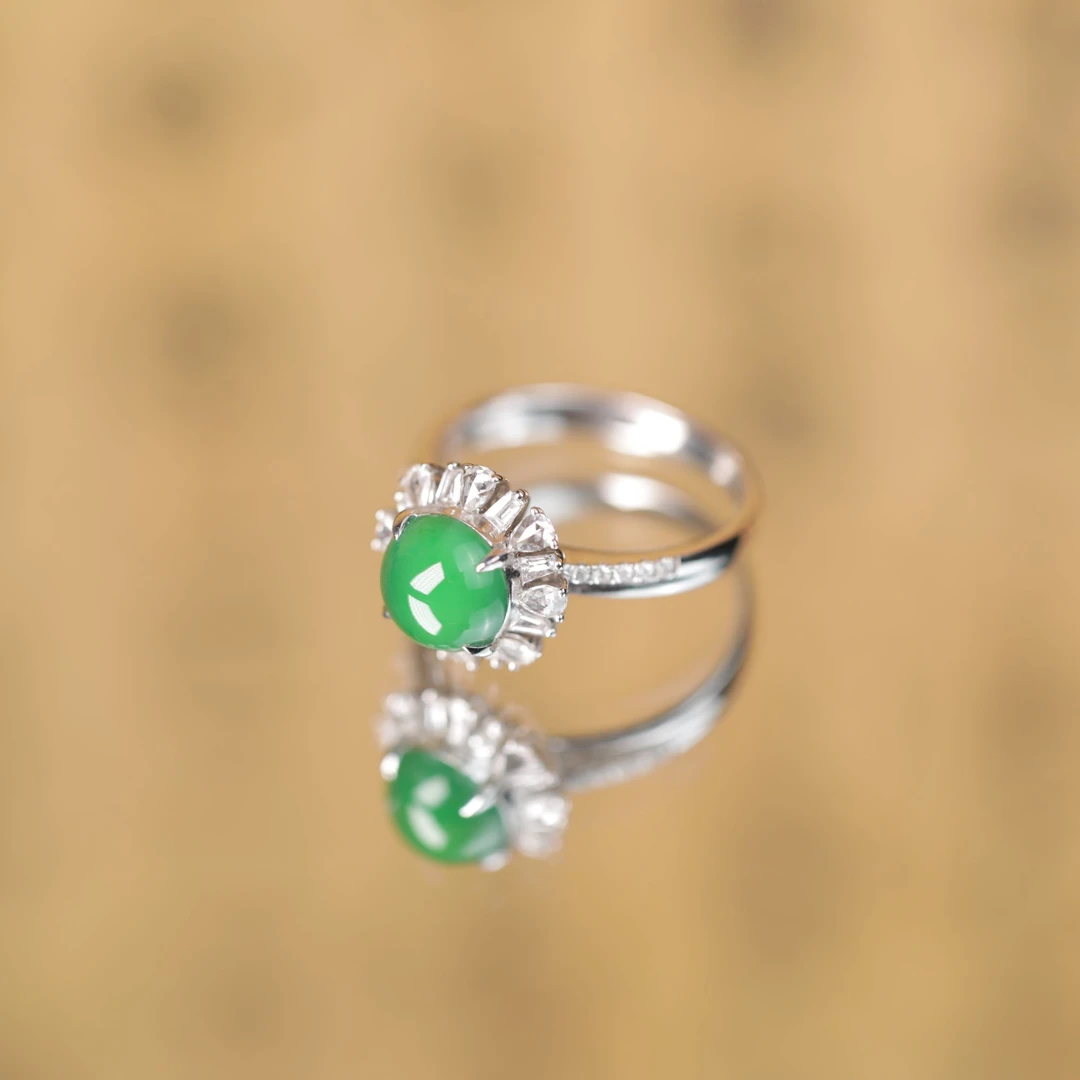 18k金真金真钻镶嵌天然A货翡翠蛋面戒指高冰种阳绿色