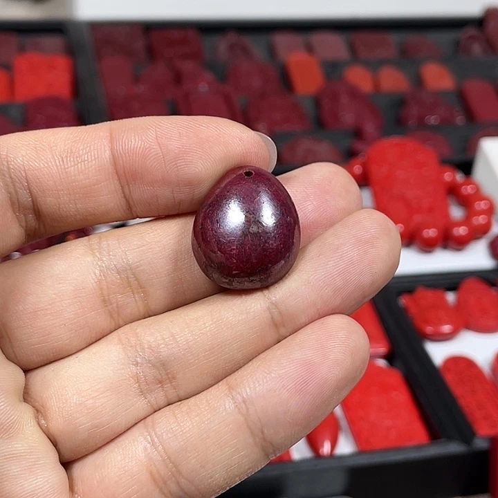 天然辰砂朱砂原石吊坠