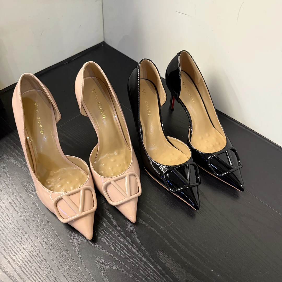 v扣细跟尖头高跟鞋女2025新款高级感不累脚洋气时尚气质法式单鞋