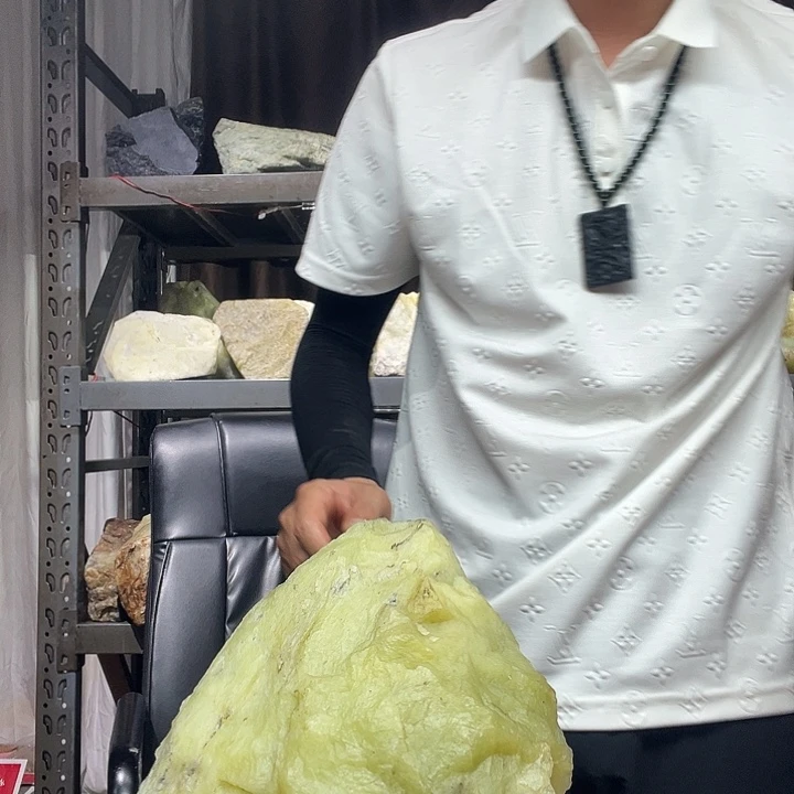 老***男蛇纹石玉未镶嵌珠宝奇石4