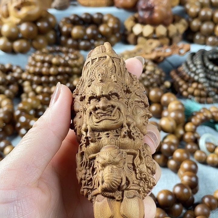 木老山檀金刚降魔杵瑕疵手把件