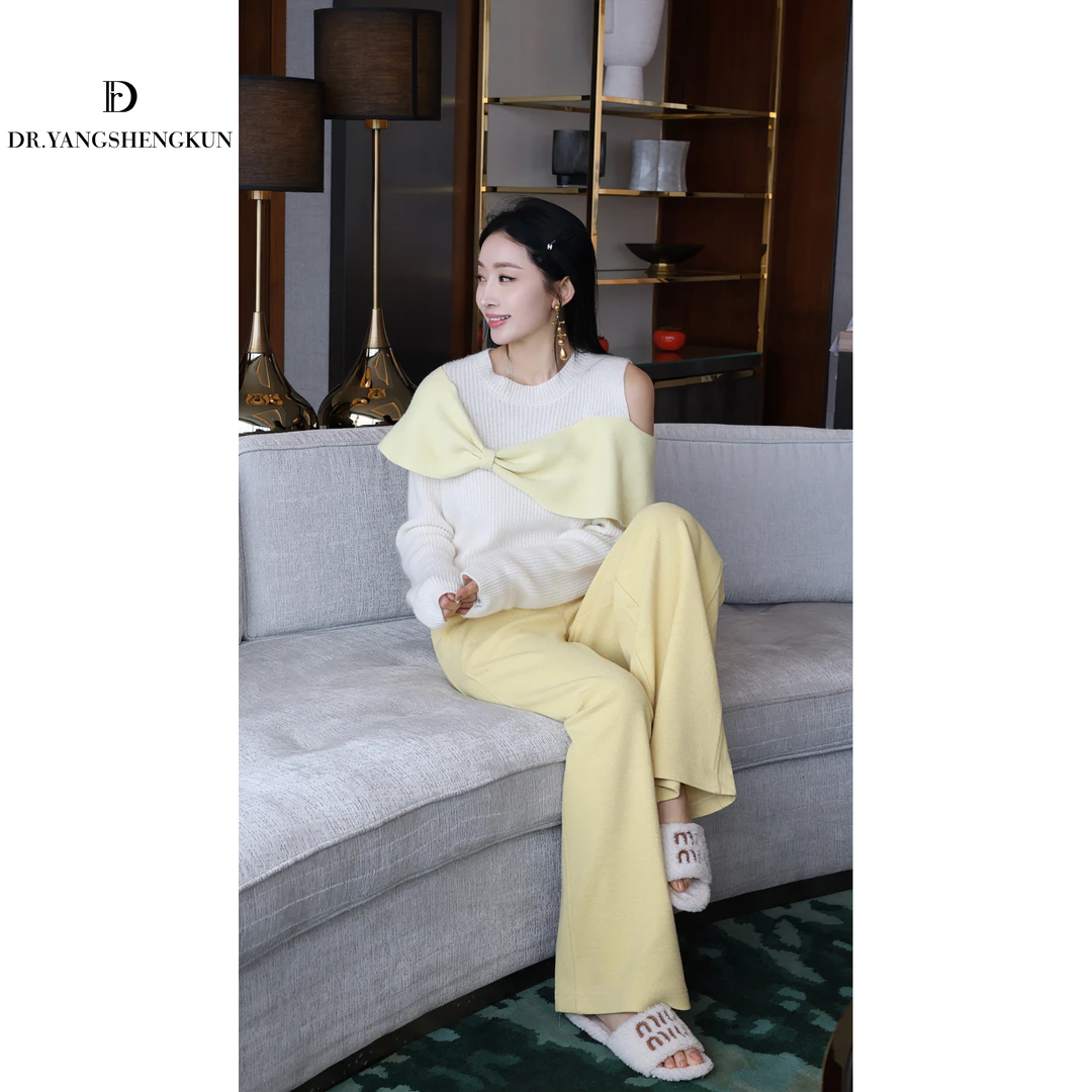 杨圣坤2025新品羊毛羊绒混纺蝴蝶结露肩宽松长袖针织衫S82592313