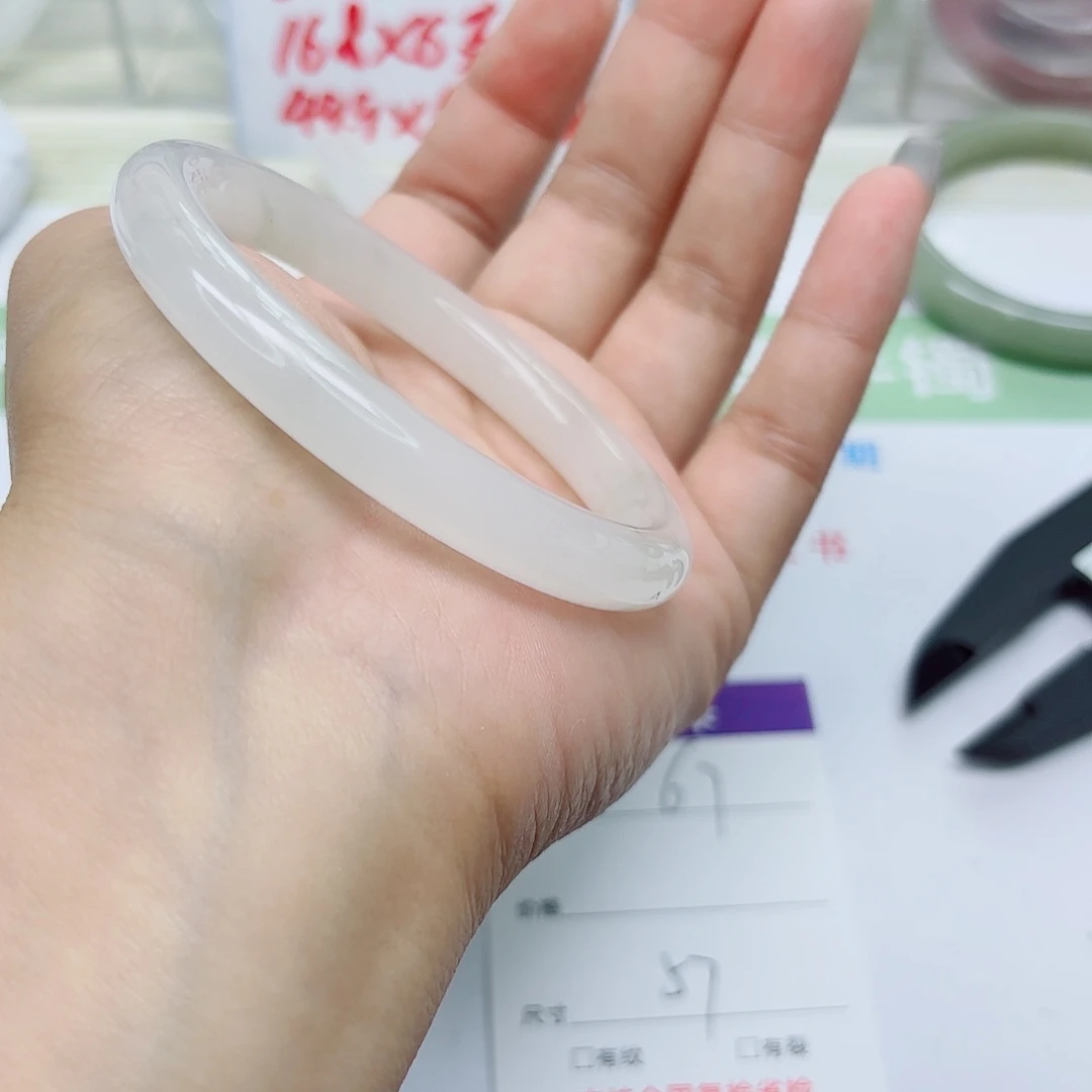 未镶嵌手镯石英质玉67/5657