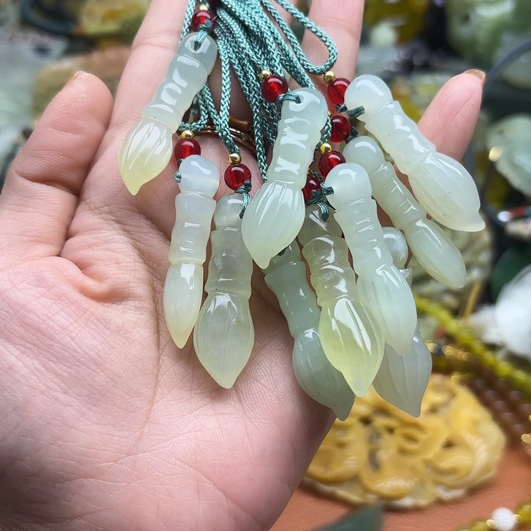 蛇纹石玉未镶嵌吊坠