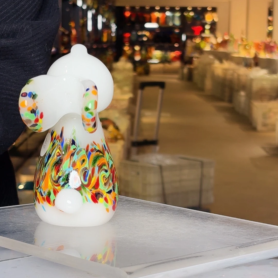 摆件琉璃塔等都将于今天正式