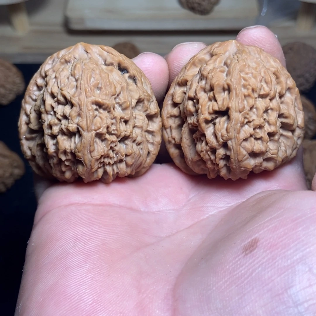 上***水文玩核桃吊坠南疆石狮子头