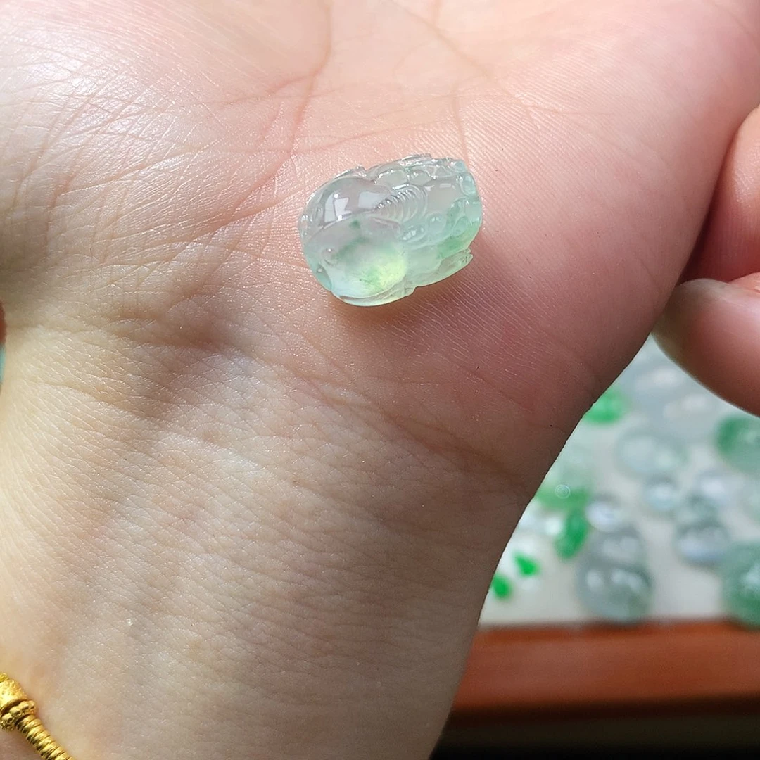 翡翠未镶嵌吊坠(不含链)貔貅