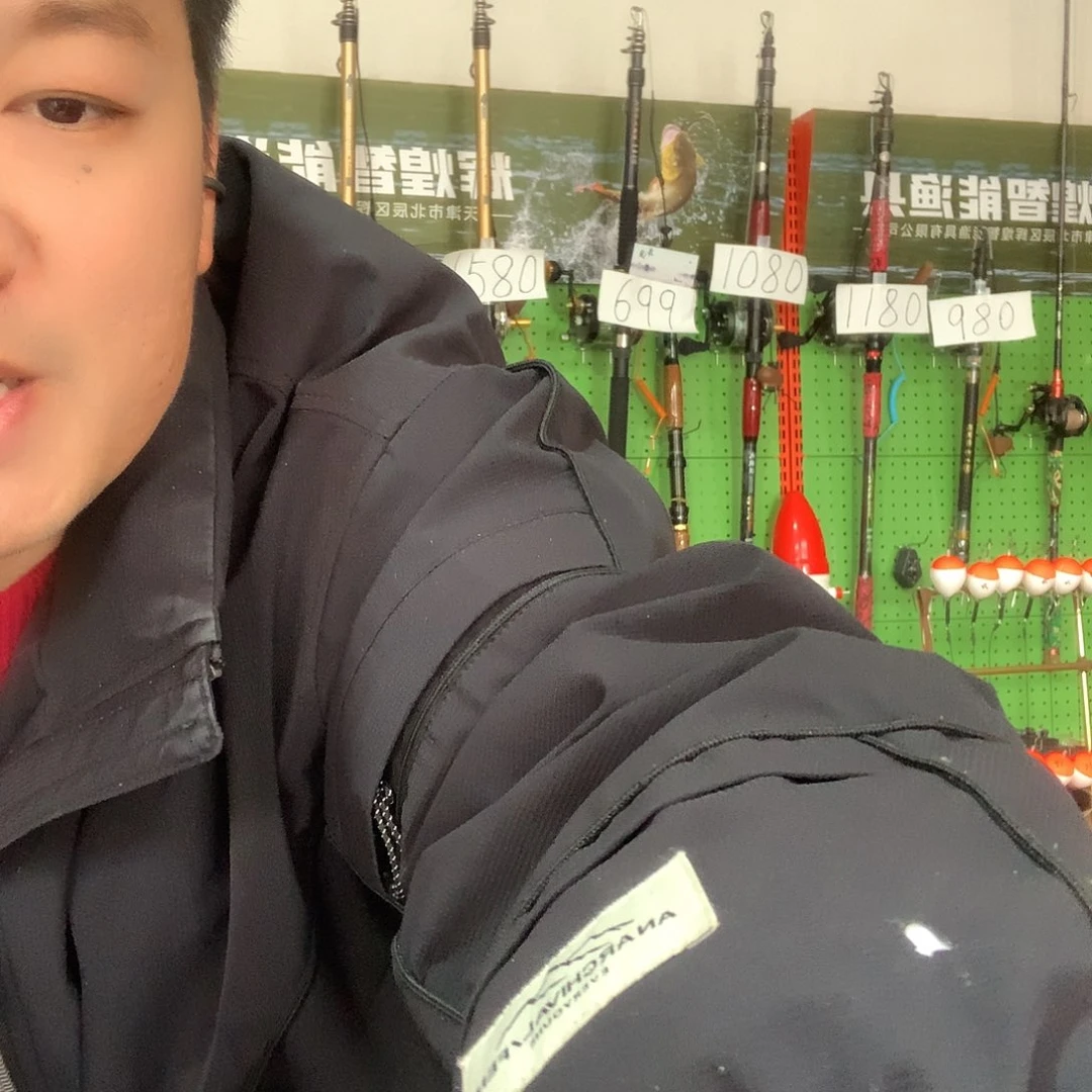 我****何初见姐姐和哥哥给哥哥