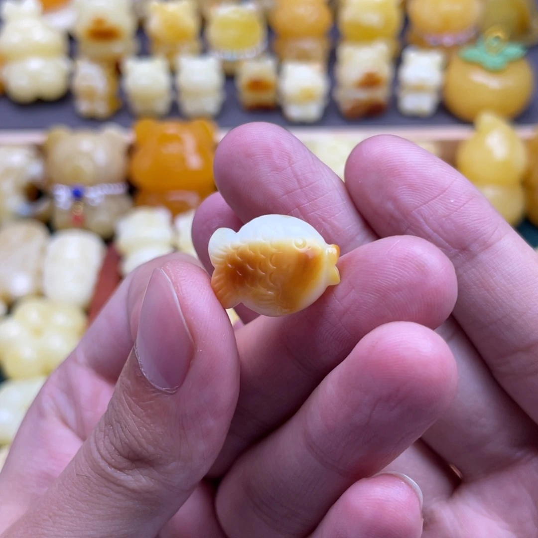 琥珀未镶嵌裸石蜜蜡