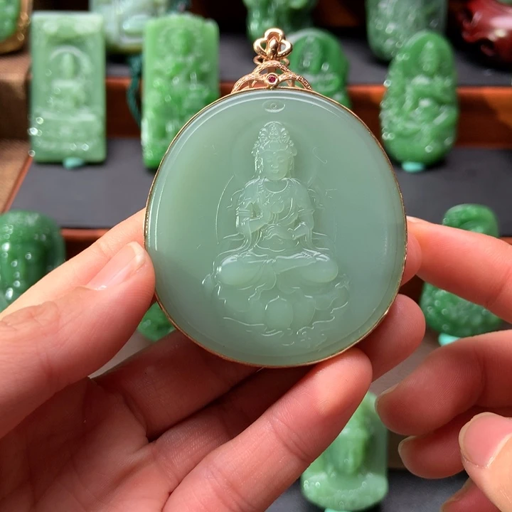 和田玉挂件18K金镶嵌