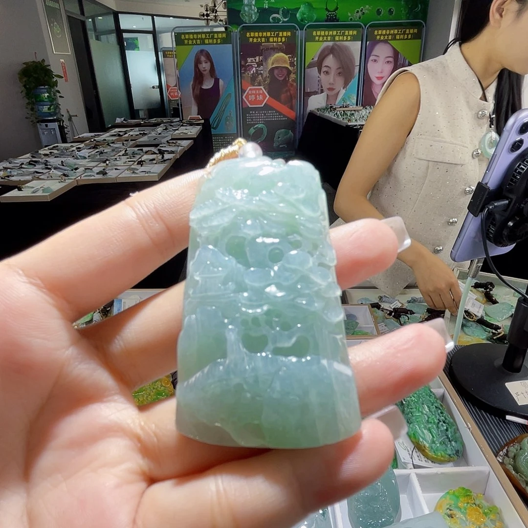 颈饰未镶嵌翡翠一个