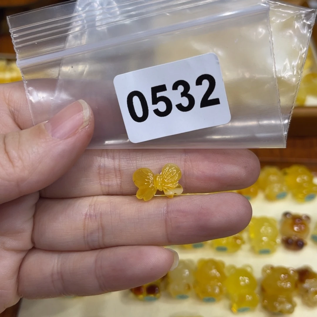 琥珀珠宝奇石未镶嵌