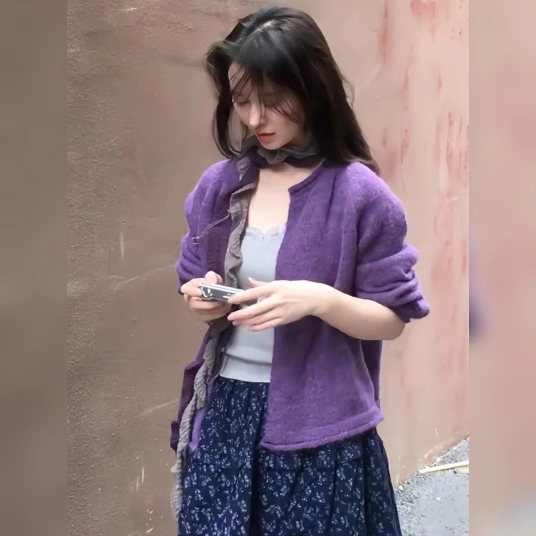 韩系早秋氛围感穿搭慵懒风紫色圆领毛衣开衫高腰显瘦半身裙两件套