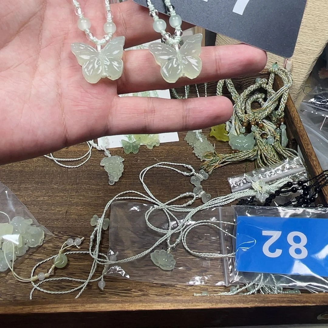 蛇纹石玉合金颈饰