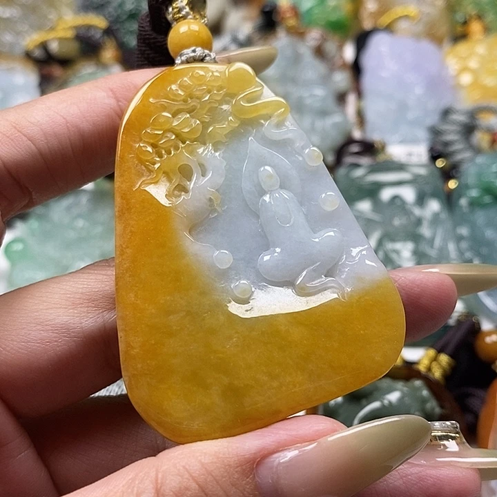 翡翠未镶嵌颈饰，