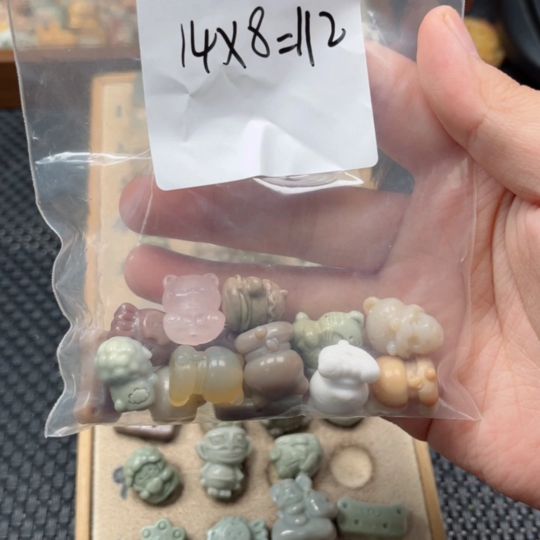【闪购商品】石英质玉未镶嵌珠宝半成品闫**?