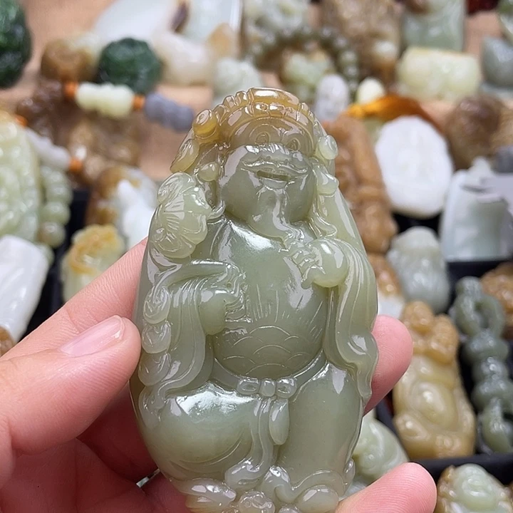 吾***生颈饰未镶嵌和田玉（糖玉）