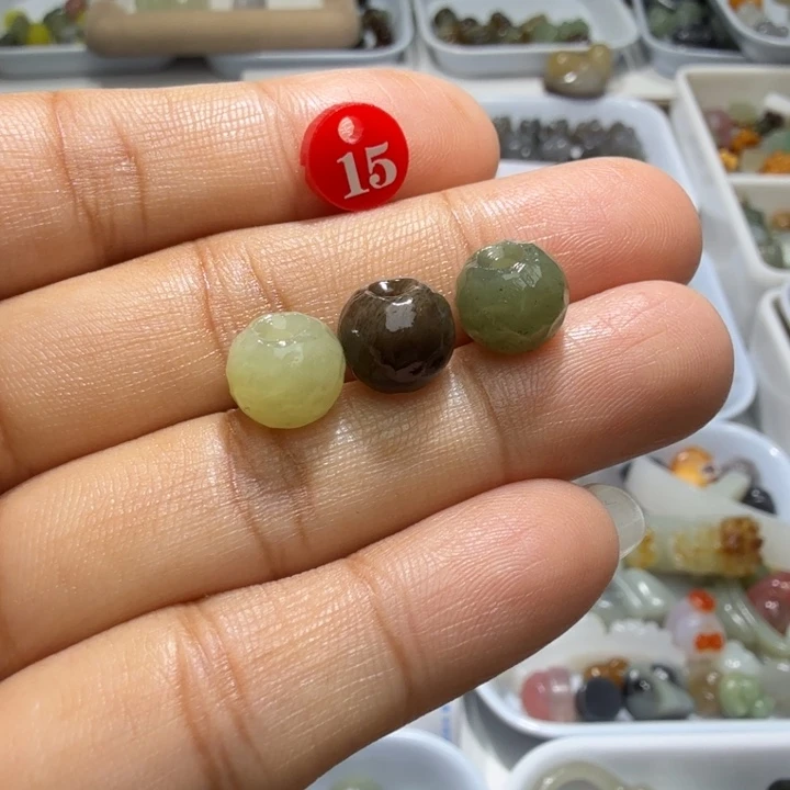 和田玉未镶嵌珠宝奇石