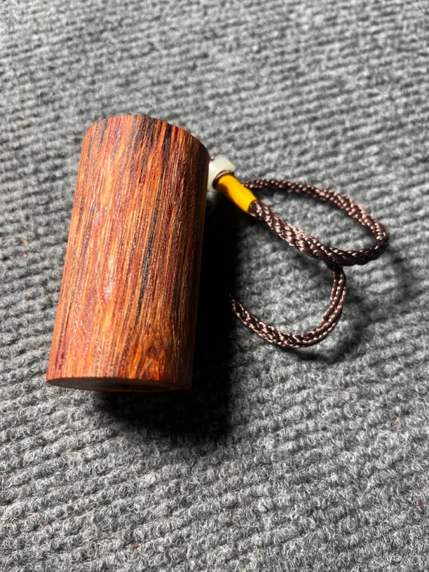 j2降真香手把件原料