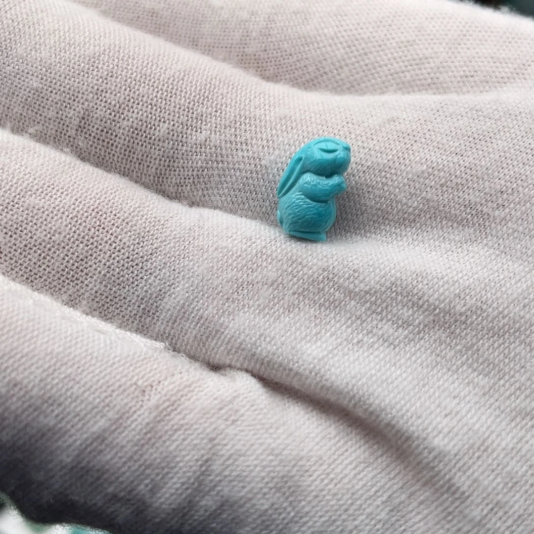 绿松石未镶嵌颈饰