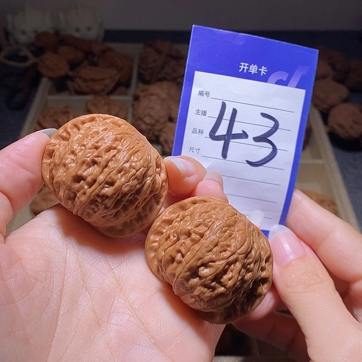 把件文玩核桃铁锤妹妹44左右有修