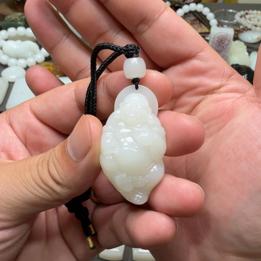 和田玉未镶嵌吊坠(赠链)