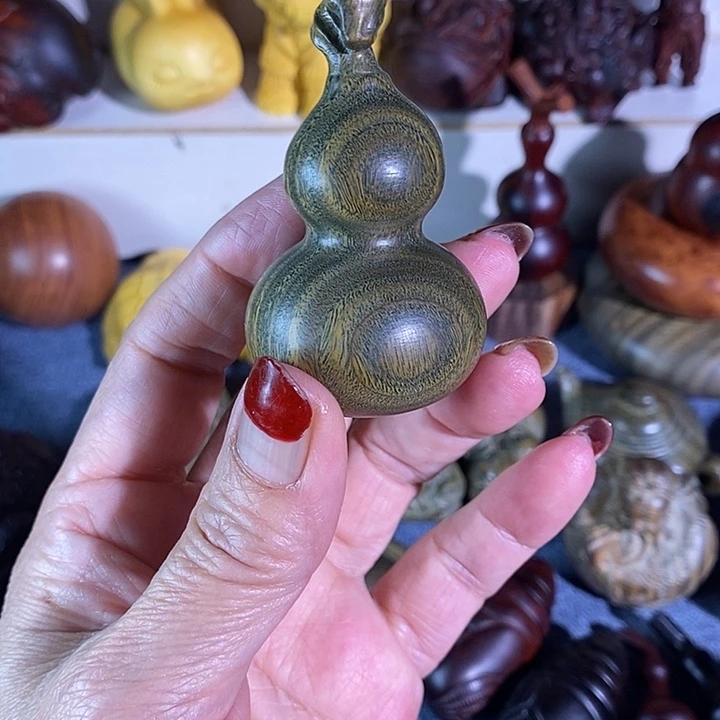 我***旧维腊木（绿檀）葫芦