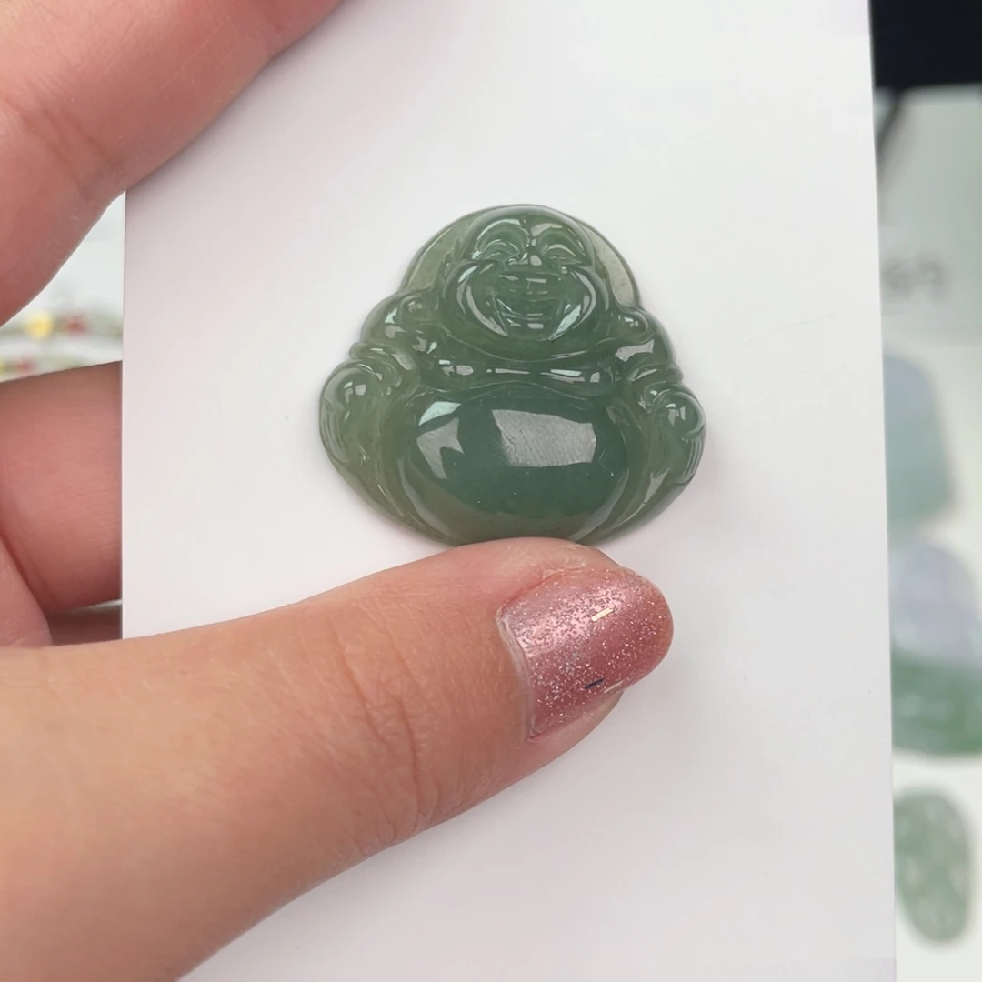 翡翠未镶嵌颈饰佛公