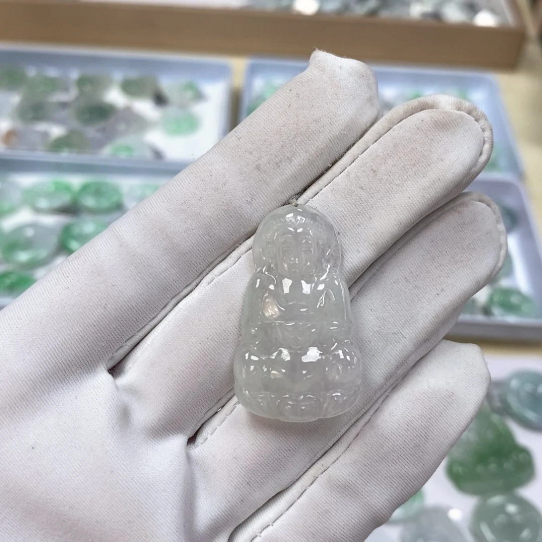 翡翠颈饰未镶嵌观音