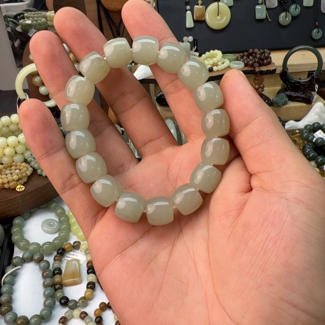 凯***G未镶嵌手链和田玉