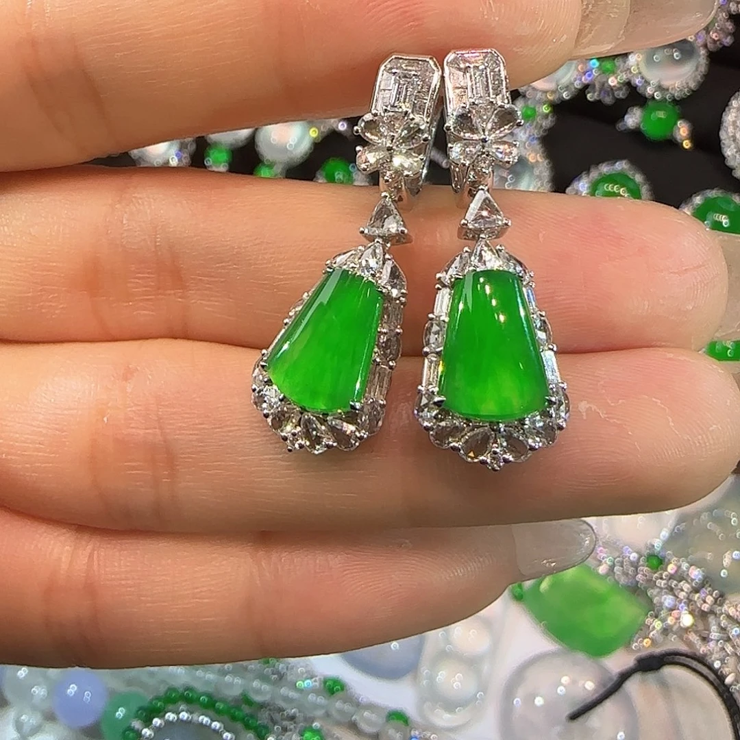 翡翠18K金镶嵌戒指